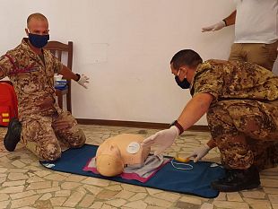 al-6-reggimento-bersaglieri-un-corso-di-blsd-in-sinergia-con-il-centro-soccorso-emergency-di-trapani