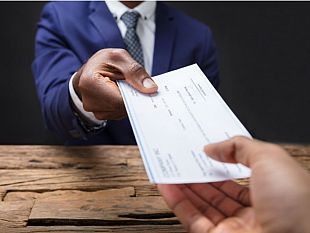 una-punta-di-sal-il-problema-degli-assegni-post-datati-in-tempo-di-emergenza-coronavirus