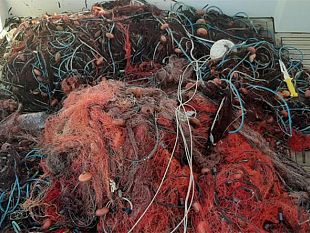 mazara-la-capitaneria-sequestra-3km-di-rete-allinterno-del-porto