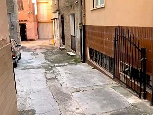 video-le-immagini-del-cortile-dove-e-stato-ucciso-vincenzo-favoroso