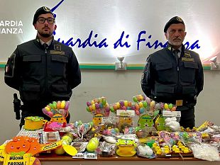 giocattoli-e-addobbi-pericolosi-scatta-il-sequestro-in-un-esercizio-commerciale