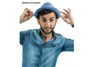 grande-successo-per-il-comico-riccobono-al-centro-commerciale-belicitta