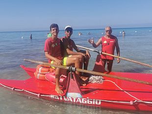 mazara-tonnarella-due-donne-al-largo-su-tavola-sup-salvate-da-un-bagnino