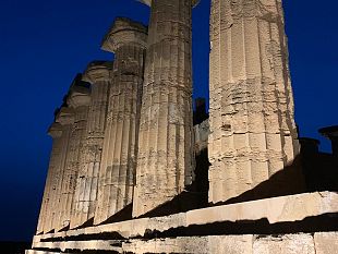 aperitivo-tra-i-templi-e-videomapping-sulle-colonne-doriche