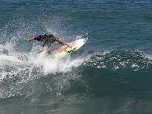 salemi/rimane-attaccato-al-surf-per-piu-di-5-ore-salvato-dalla-guardia-costiera