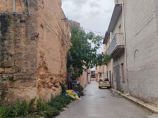 mazara-tra-via-giuseppe-napoli-e-via-torino-linstallazione-architettura-del-degrado