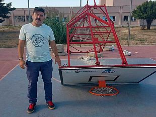 video-troppa-euforia-ed-il-canestro-va-giu-sfiorato-incidente-nel-campo-di-basket-di-via-impastato