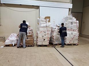 mazara-la-capitaneria-sequestra-oltre-4mila-kg-di-pesce-scaduto