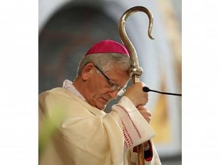 vescovo-fragnelli-vicinanza-a-uomini-e-donne-che-ogni-giorno-si-spendono-per-la-collettivita