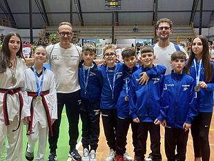 taekwondo-2000-mazara-del-vallo-protagonista-al-campionato-interregionale-calabria-2025