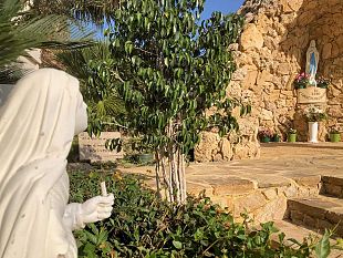 trapani-rubata-la-statua-della-madonna-di-lourdes