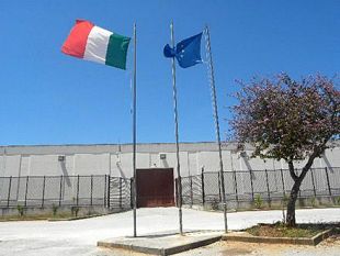 giubileo-il-vescovo-giurdanella-aprira-la-porta-santa-nel-carcere-di-castelvetrano