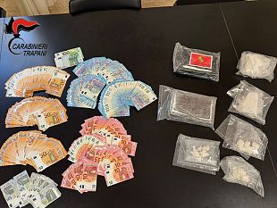 nascondeva-un-chilo-di-cocaina-in-auto-e-altri-2-chili-di-droga-a-casa-arrestata-una-trapanese-di-54-anni