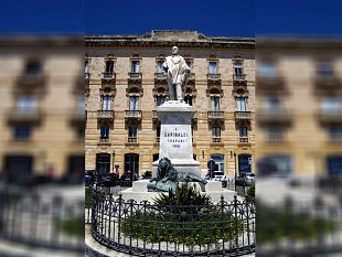 la-statua-di-garibaldi-e-la-donazione-di-un-trapanese
