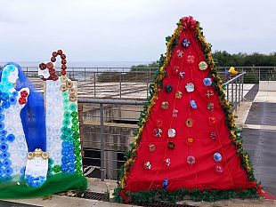 a-triscina-la-nativita-con-i-materiali-di-riciclo