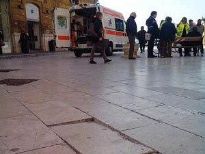 mazara-signora-cade-a-causa-di-una-lastra-del-basolato-malferme-e-si-procura-escoriazioni-e-contusioni