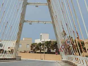 mazara-cadono-pure-i-fari-dall-arrugginito-ponte-sul-fiume-arena-quando-interverra-l-ex-provincia-di-trapani