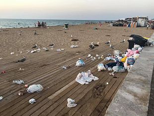 gli-incivili-della-domenica-spazzatura-abbandonata-dopo-il-mare