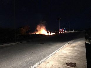 rifiuti-in-fiamme-nella-via-manganelli-a-castelvetrano