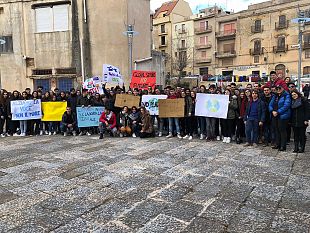 liceo-e-itc-salemi-uniti-per-il-friday-for-future-la-lotta-per-lambiente-prosegue