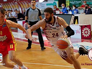 trapani/pallacanestro-trapani-da-sballo-i-granata-travolgono-ravenna-96-75