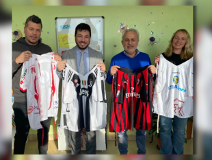una-maglia-per-un-sorriso-il-calcio-entra-in-corsia