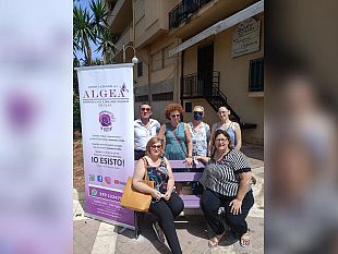 mazara-inaugurata-la-panchina-io-esisto-per-la-sindrome-fibromialgica