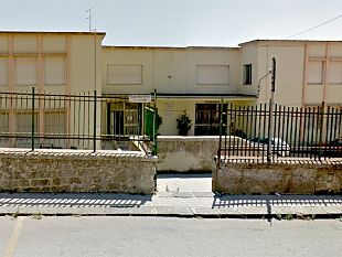 a-sortino-in-classe-con-la-ffp2-e-un-modulo-per-sollevare-la-scuola-da-ogni-responsabilita