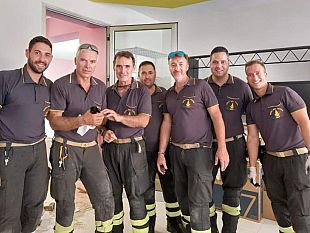 salvato-cucciolo-dai-vigili-del-fuoco