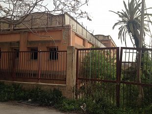 mazara-da-anni-abbandono-e-degrado-della-piscina-privata-di-via-verga-via-probo-il-comune-potrebbe-incentivare-i-privati-a-finire-i-lavori-e-nella-gestione-come-servizio-pubblico