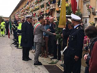 mazara-la-citta-rende-omaggio-ai-defunti