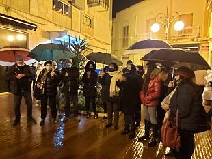 video-mazara-la-rabbia-dei-familiari-dei-18-pescatori-detenuti-a-bengasi-dopo-la-liberazione-del-cargo-turco-2