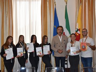 marsala-le-congratulazioni-delldellamministrazione-grillo-ai-maestri-e-alle-atlete-di-emozione-danza