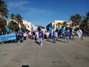 trapani-polizia-penitenziaria-in-piazza-per-ribadire-le-criticita-del-carcere-pietro-cerulli