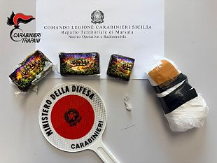 marsala-getta-droga-dal-finestrino-alla-vista-dei-carabinieri-arrestato-43enne