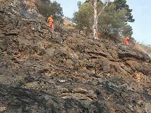 caldo-e-incendi-spenti-i-due-roghi-divampati-a-castellammare