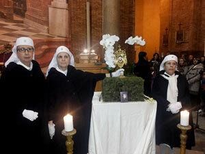 marsala-migliaia-di-fedeli-in-visita-per-le-reliquie-di-santa-bernadette