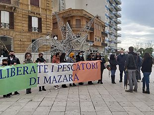 video-familiari-pescatori-sequestrati-a-bengasi-protestano-in-piazza-mokarta