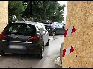video-attenzione-la-buca-di-porta-mare-ancora-non-segnalata