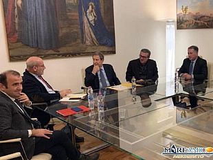 il-presidente-musumeci-incontra-mareamico-per-lemergenza-scala-dei-turchi