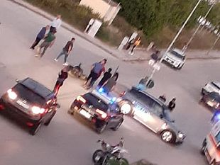 incidente-in-via-tommaso-lucentini-si-scontrano-una-mini-ed-una-moto