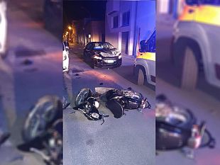 scontro-nella-notte-tra-auto-e-scooter