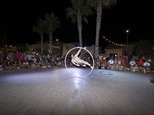 a-san-vito-lo-capo-sbarcano-giocolieri-acrobati-e-saltimbanchi