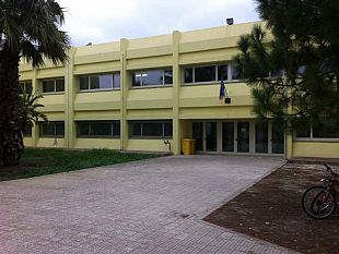 senz-acqua-da-giorni-al-plesso-medi-che-ospita-le-classi-del-biennio-del-liceo-scientifico-cipolla