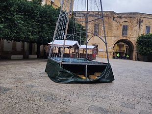 vandali-in-azione-nel-sistema-delle-piazze-danneggiate-le-casette