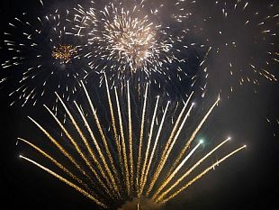 mazara-spettacoli-pirotecnici-in-onore-di-san-vito-indagine-di-mercato-nel-portale-tuttogare