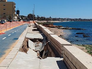 mazara-lungomare-ferito-dal-ciclone-tra-voragini-e-attese-il-costone-continua-a-cedere