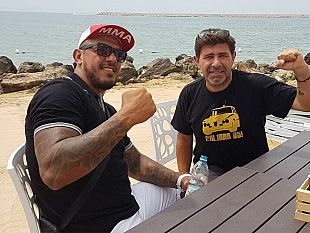 video-il-fighter-sicul-english-daniel-burzotta-in-vacanza-a-mazara-del-vallo