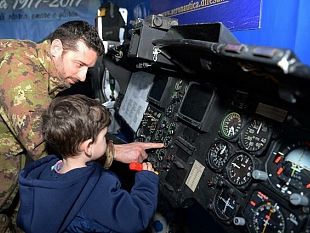 96anniversario-dellaeronautica-militare-il-37-stormo-ha-aperto-le-porte-al-pubblico