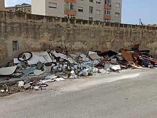 spazio-al-cittadino-trapani-discarica-a-cielo-aperto-in-via-dei-siculi